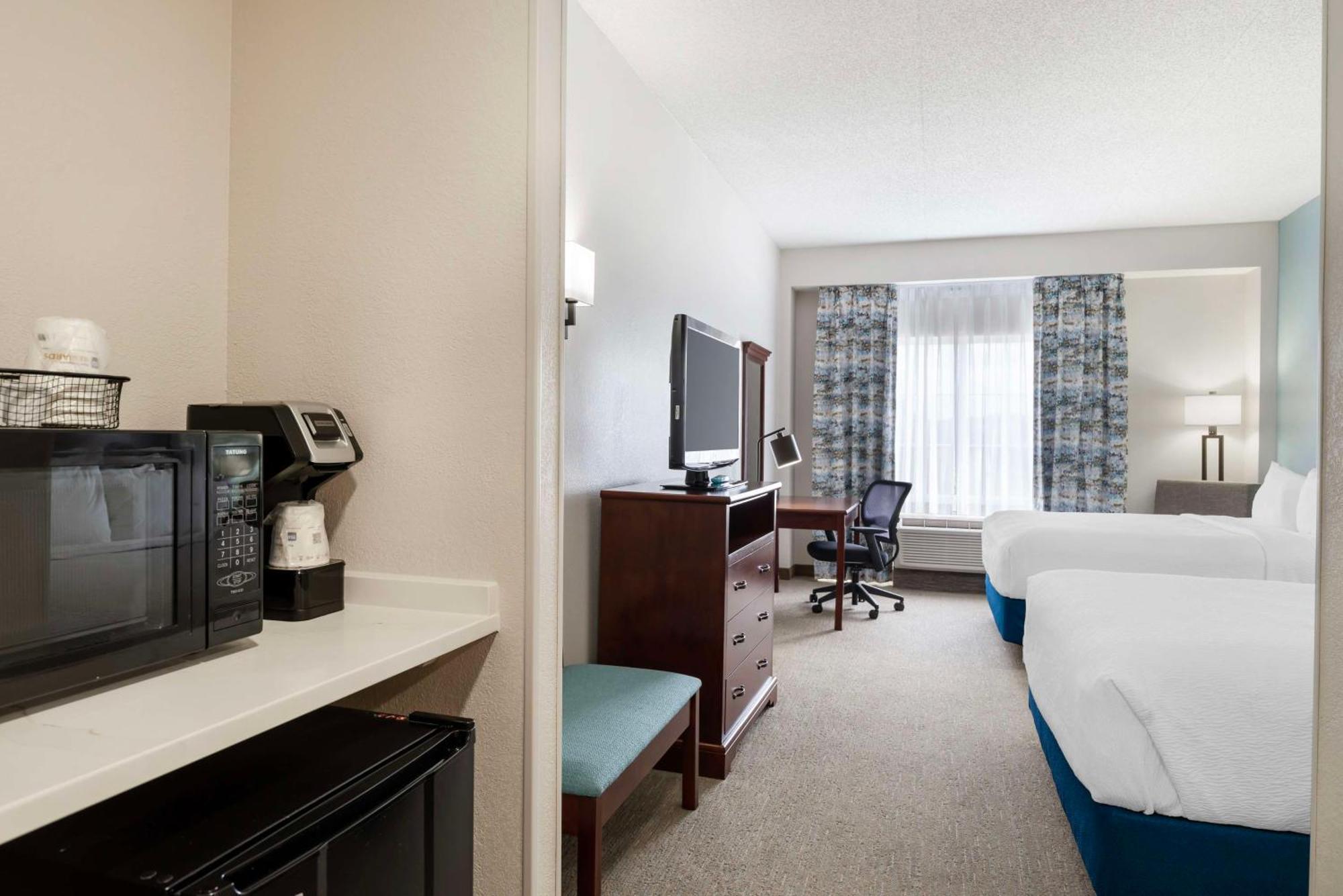 Best Western Plus Crossroads Inn & Suites Zion Crossroads Exterior photo