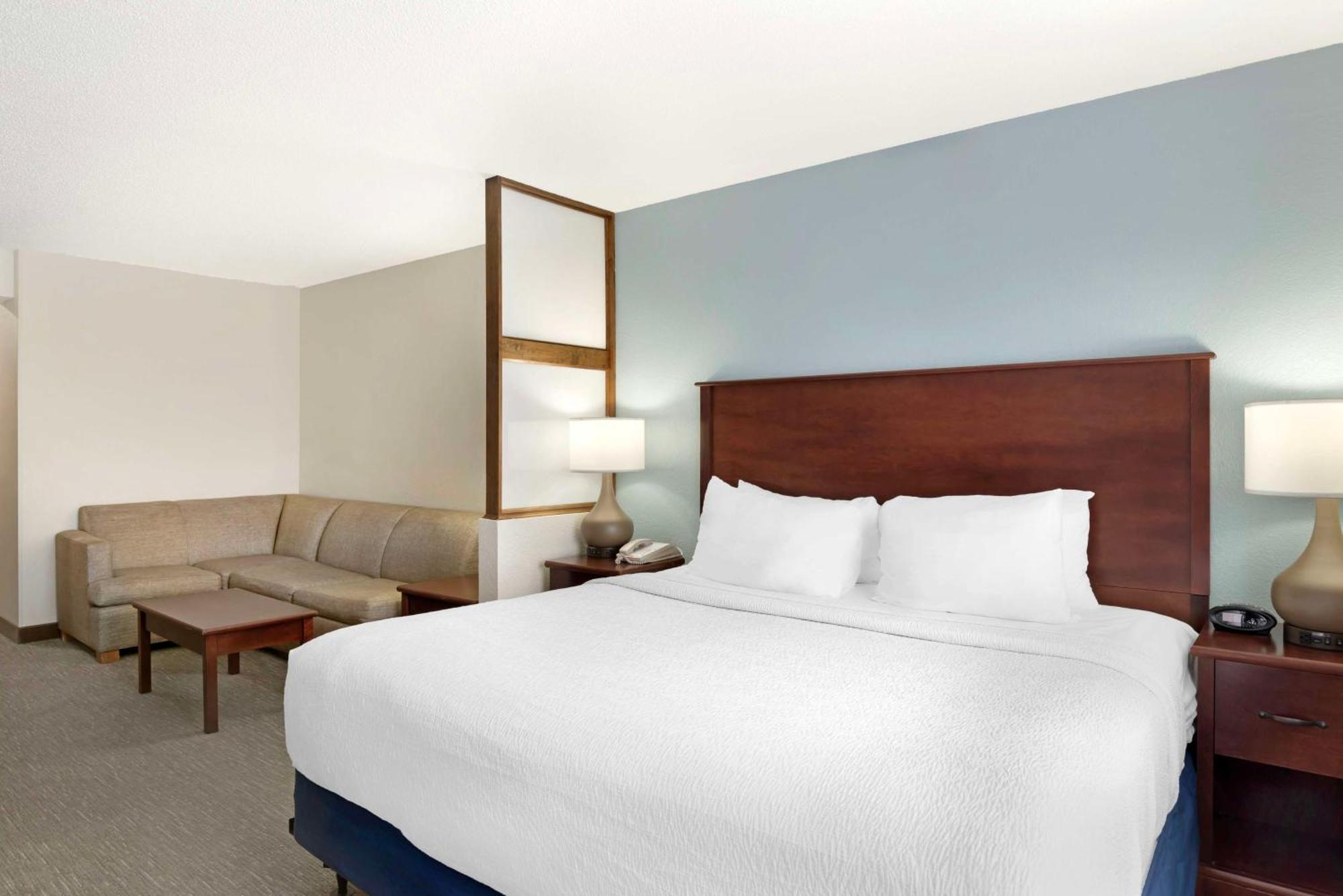 Best Western Plus Crossroads Inn & Suites Zion Crossroads Exterior photo
