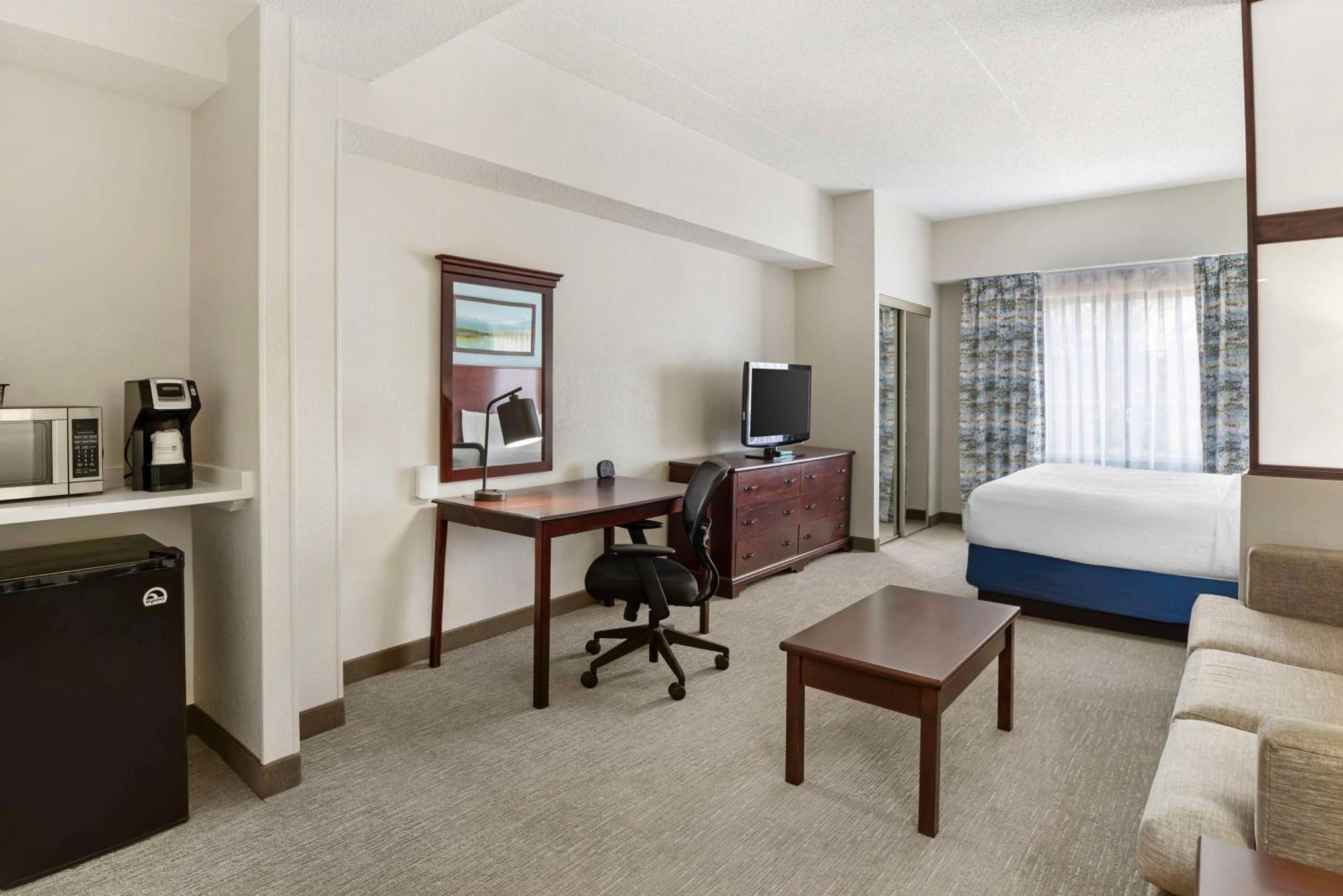Best Western Plus Crossroads Inn & Suites Zion Crossroads Exterior photo