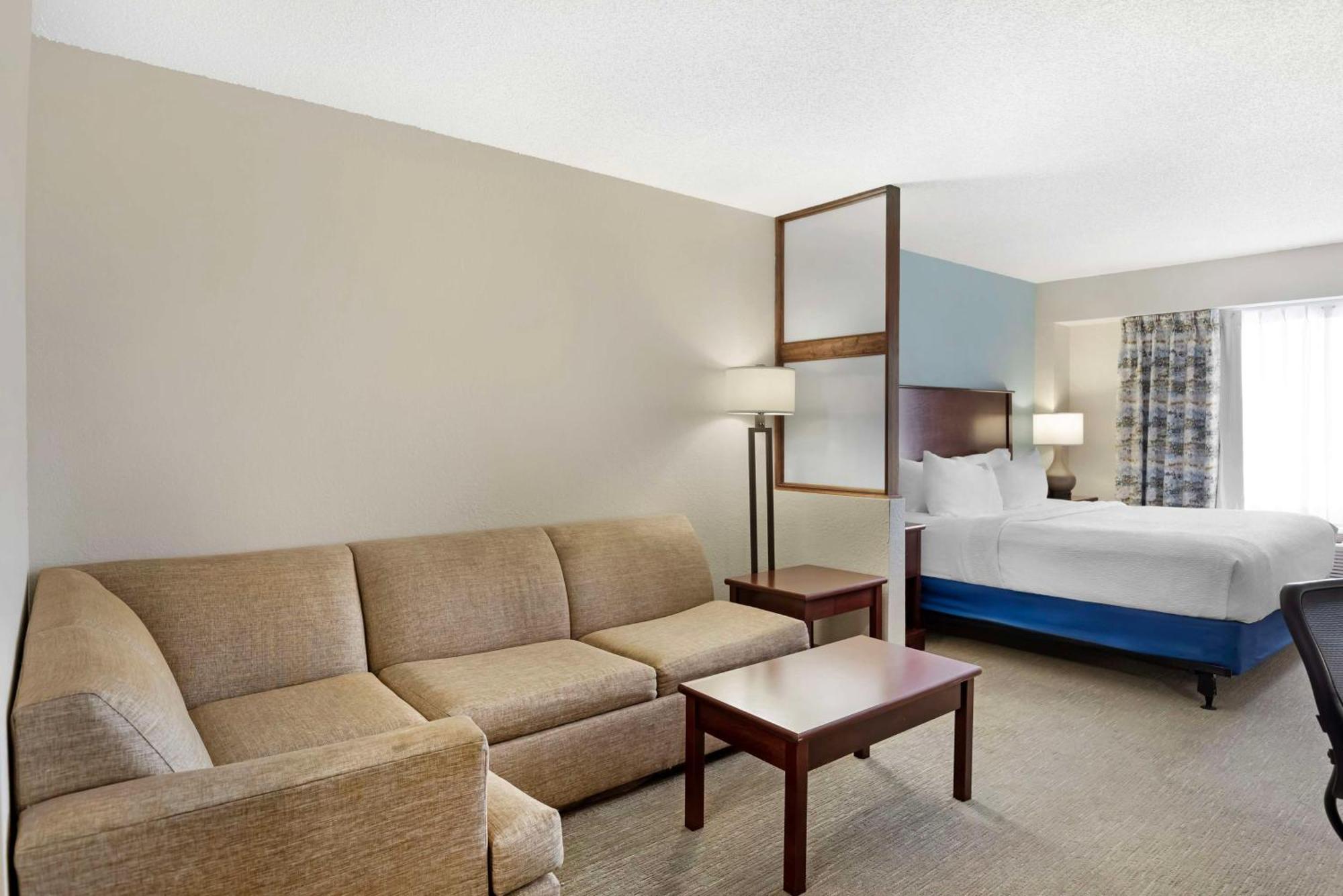 Best Western Plus Crossroads Inn & Suites Zion Crossroads Exterior photo