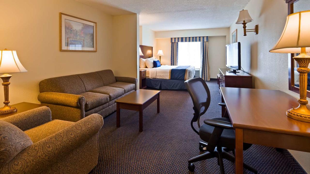Best Western Plus Crossroads Inn & Suites Zion Crossroads Exterior photo